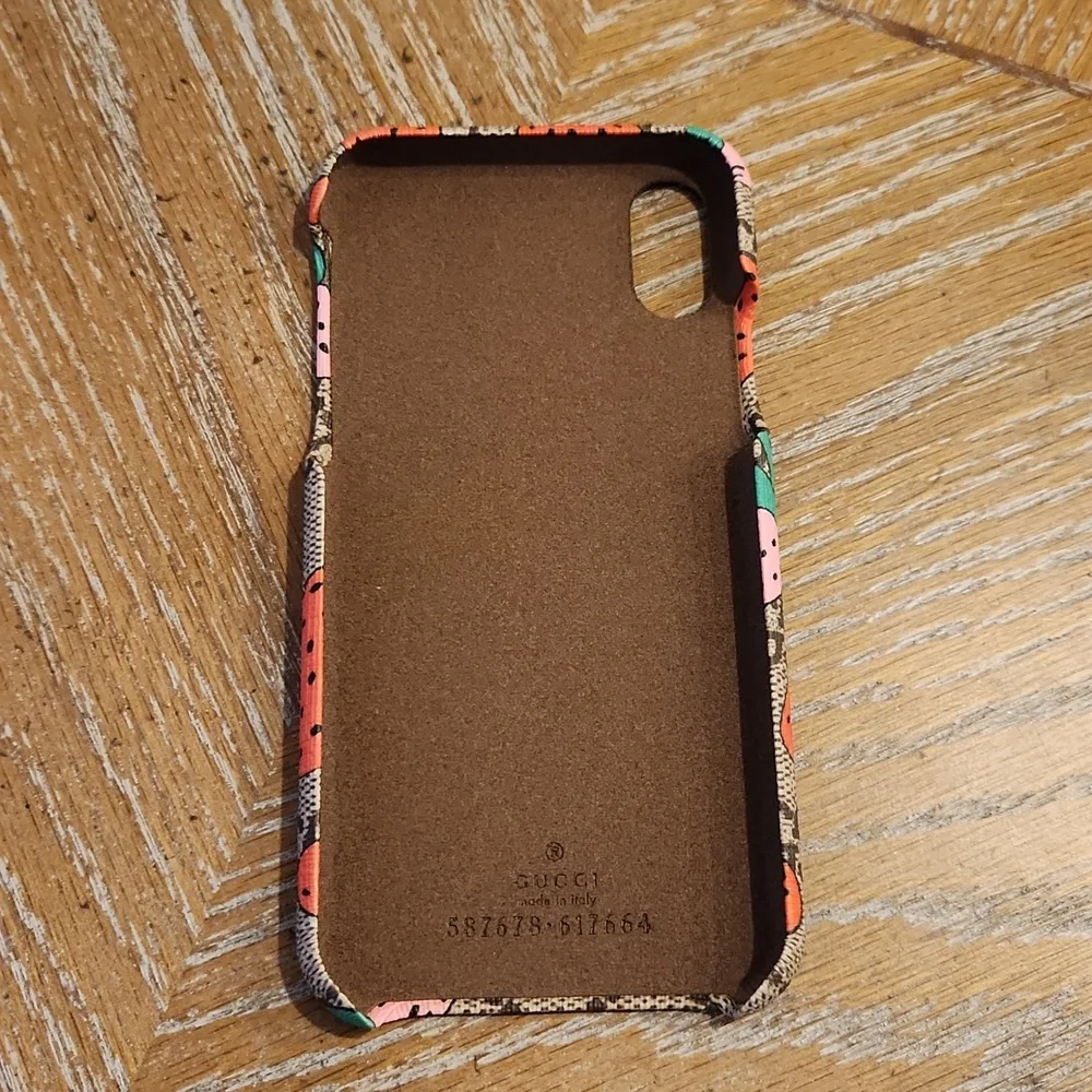 New Gucci IPhone X/XS Strawberry GG Case